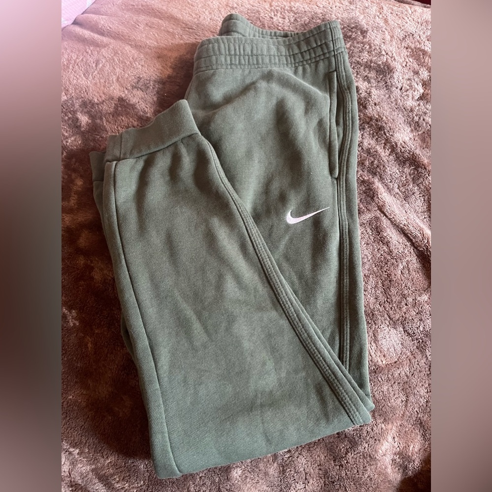 Nike joggers/sweatpants